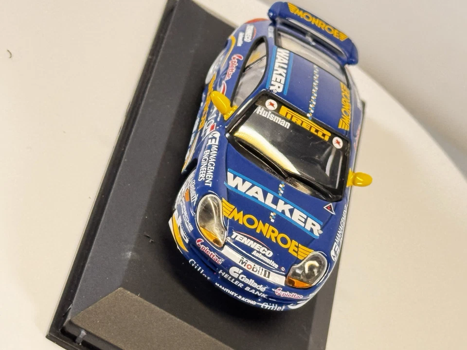 Porsche 911 Minichamps. Porsche Supercup 1998. Team Manthey. Diecast escala 1/43 - Imagem 4 de 4