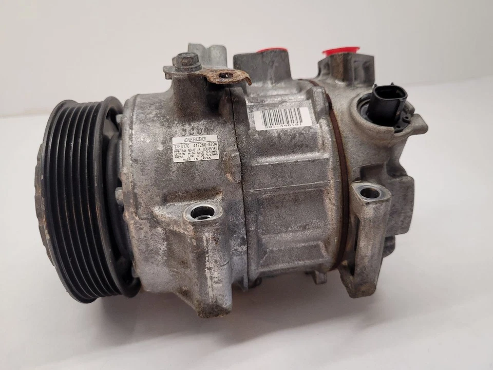 Toyota RAV 2017 4 compresor de aire acondicionado Foto 2 de 4