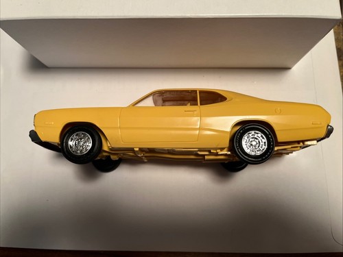 1975 Dodge Dart Sport Plastic Promo Model 1/25 Scale Yellow Blaze With Box - Picture 5 of 15