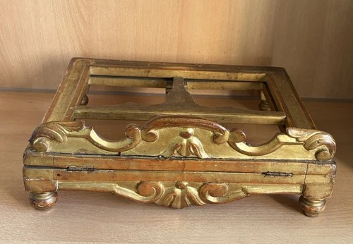 Antique Gold Leaf Wooden Reading Room