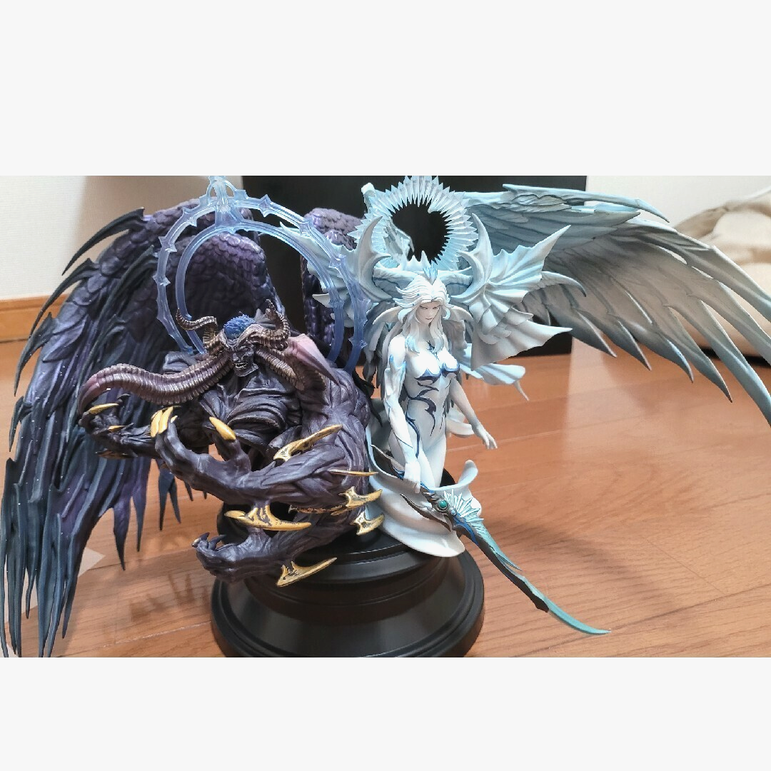FINAL FANTASY XIV Meister Quality Hydaelyn & Zodiark Figure Statue