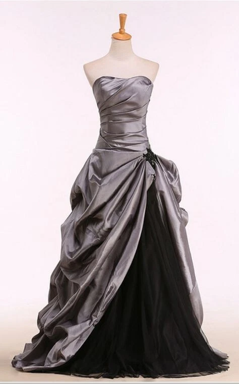 Gothic Wedding Dresses Sleeveless A Line Vintage Satin Grey Purple Bridal Gowns - Image 4 of 4