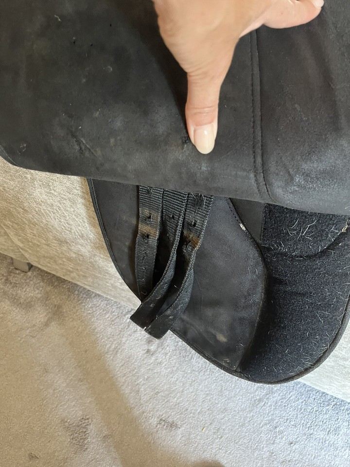 Rhinegold 17 Inch Med Black Synthetic Saddle 8 1/2 D Ring To D Ring GP Saddle eBay