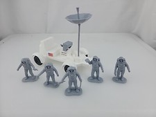 U.S. NASA Space Exploration set Space Vehicle And Astronauts Plastic Figures