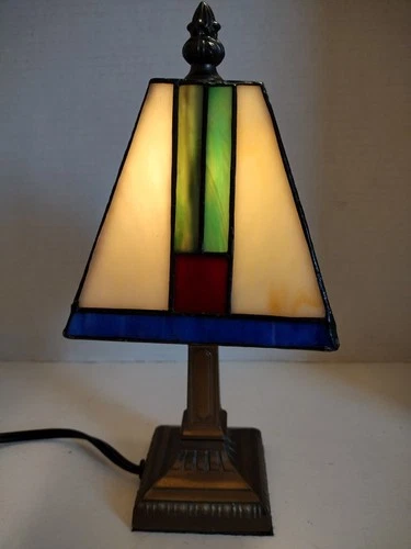 Vintage Tiffany Style Desk Lamp Mission Style Stained Glass Shade 10" Tall