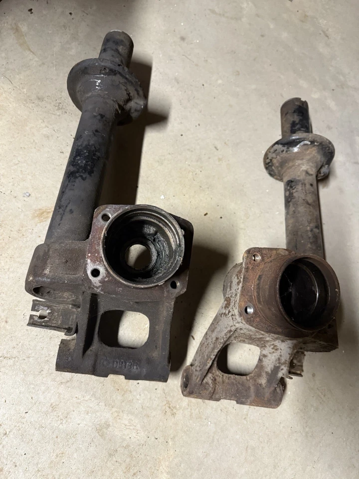 Juego de nudillos puntal trasero Datsun 240Z Foto 2 de 4