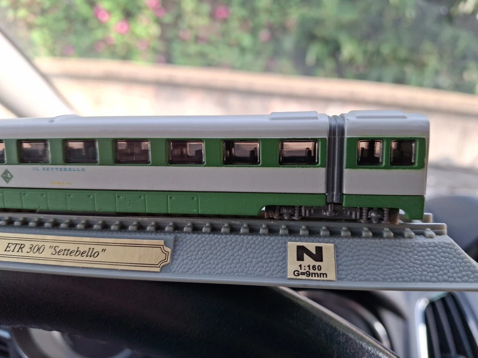 Del Prado Locomotive Italy ETR 300 Settebello N scale 1/160 - Immagine 3 di 4