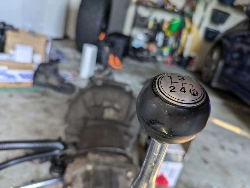 Perilla de cambio de 4 velocidades original Toyota años 70 Corona Celica Corolla rosca de 8 mm  Foto 2 de 4