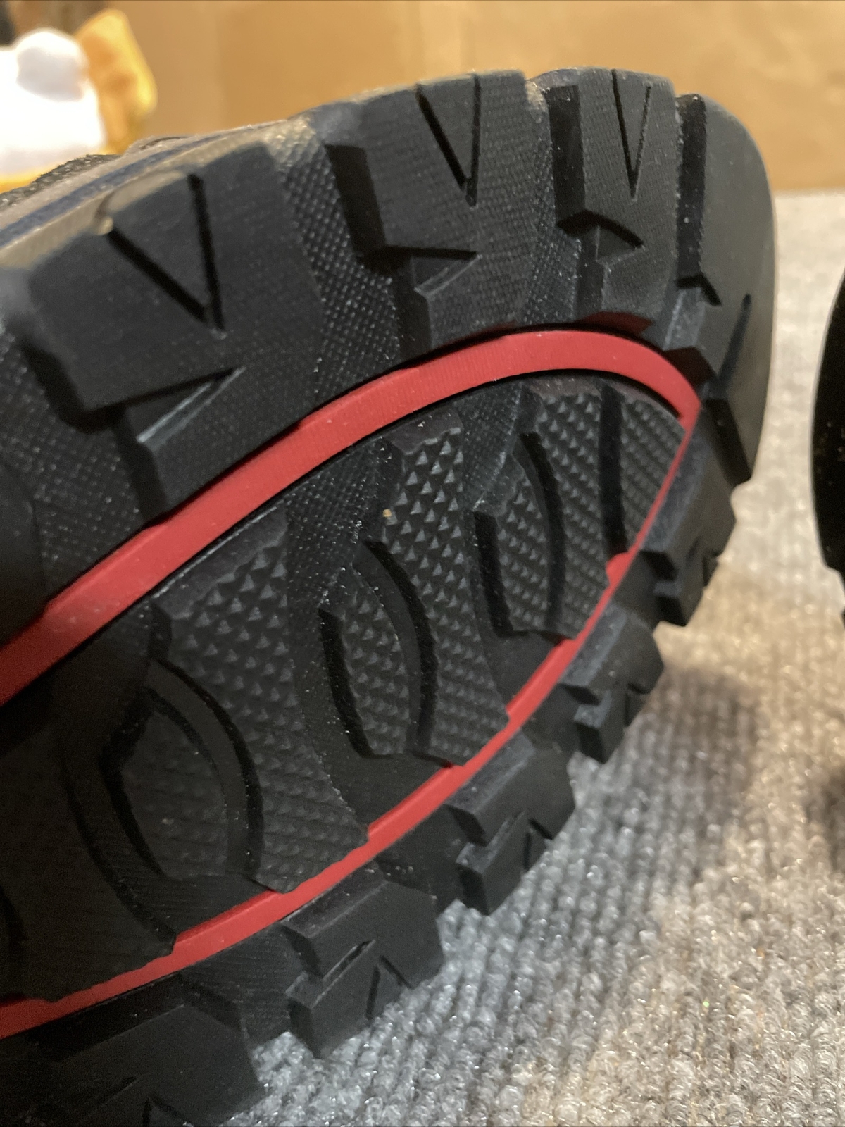 Camel Crown Size 12.5 Black Hiking Shoes