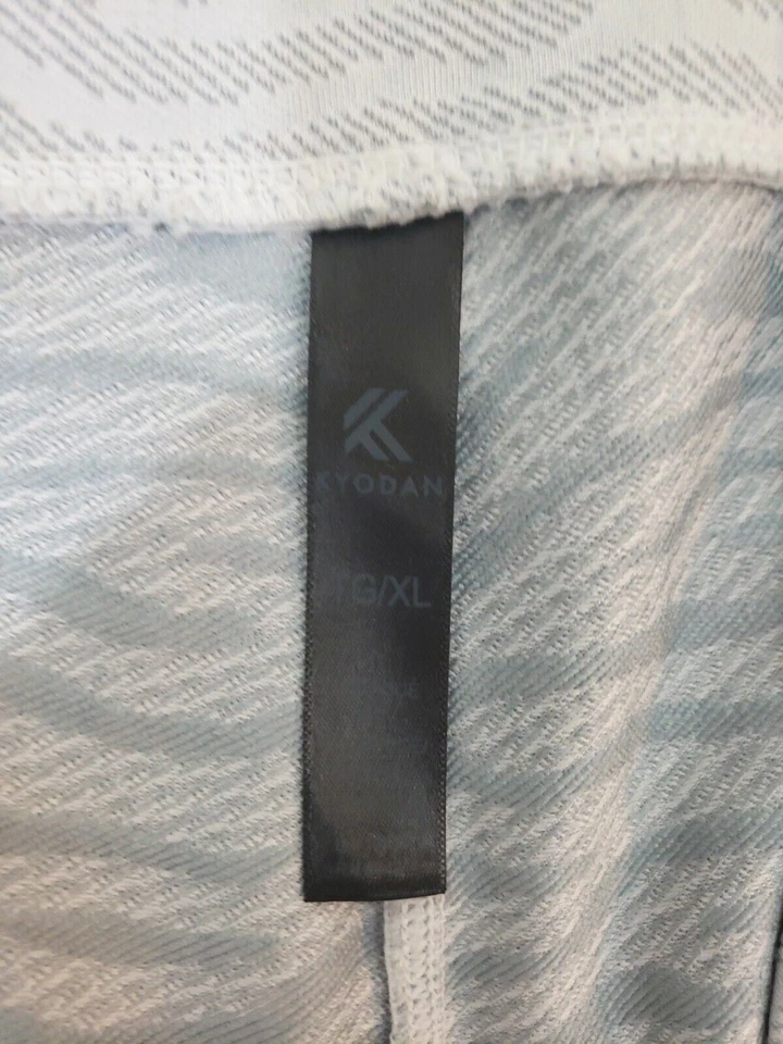 Kyodan ~Woman Sz TG/XL~ Light Gray Striped Print Yoga Active Capri Leggings NWOT - Image 3 of 4