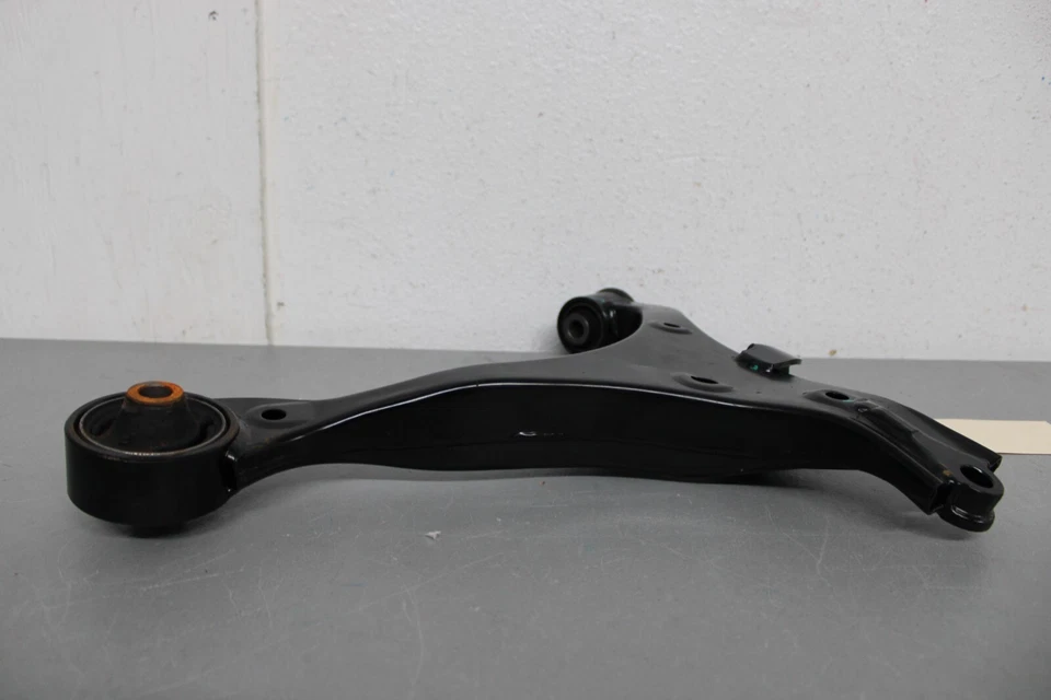 2001 2005 HONDA CIVIC 7.1L FRONT LOWER CONTROL ARM - Image 3 of 4