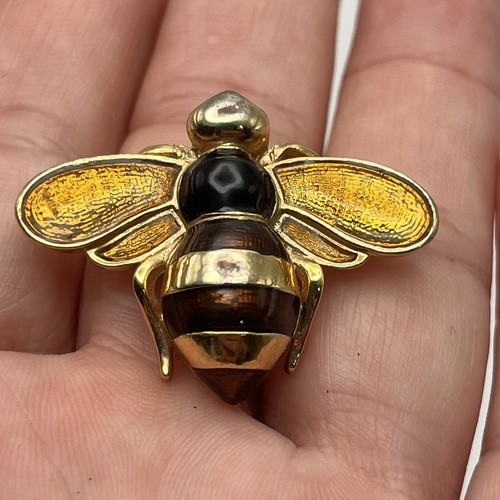 Vintage Honey Bee Pin Brooch Iridescent Amber & Brown Enamel Gold Tone Whimsy - Picture 16 of 17