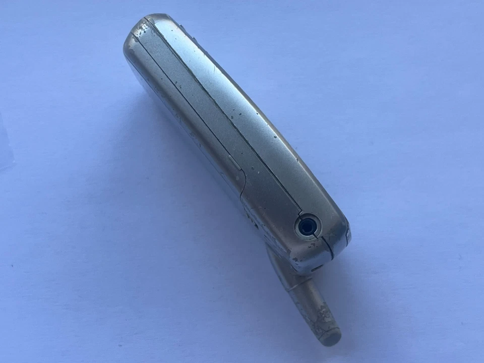 Mini teléfono celular Panasonic EB-G50 solo para piezas Foto 2 de 4