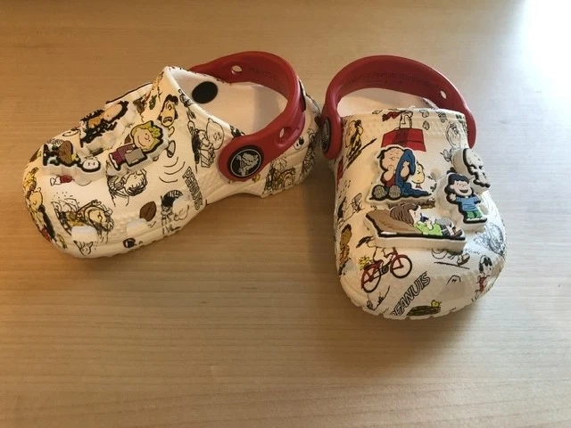 Edición Limitada Crocs X Peanuts Charlie Brown Snoopy Jibbitz Niños Talla C 4 Foto 3 de 4