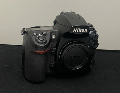 EXCELLENT NIKON D700 DSLR CAMERA BODY 81,292 SHUTTER ACTUATIONS - 12.1MP