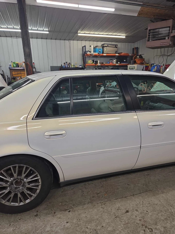 Used Rear Right Door Assembly Rear Side fits: 2005 Cadillac Deville Rear Right G Foto 2 de 4