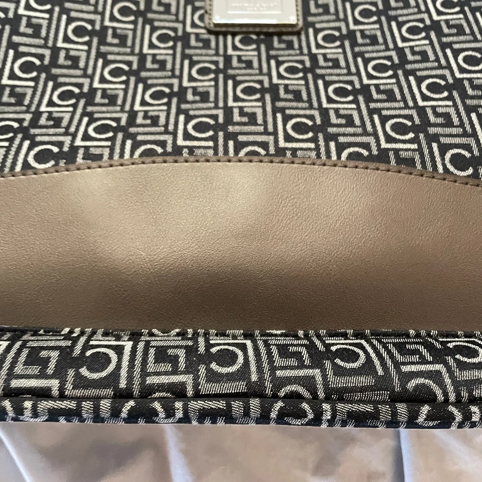 Liz Claiborne Gray & Black Weekender Tote Bag Oversized Purse w/ Luggage Tag - Image 4 of 4