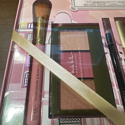 Nicole Miller New York Makeup Collection Set Eyeshadow Mascara