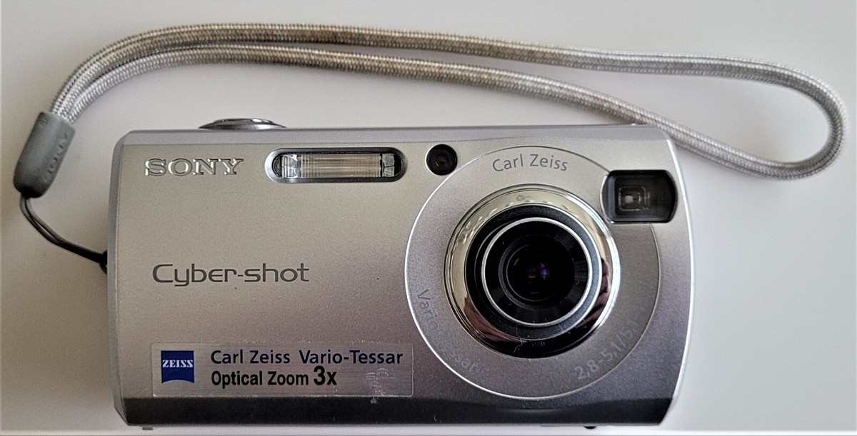 Sony Cyber-shot DSC-S40 4.1MP Digital Camera - Silver for sale