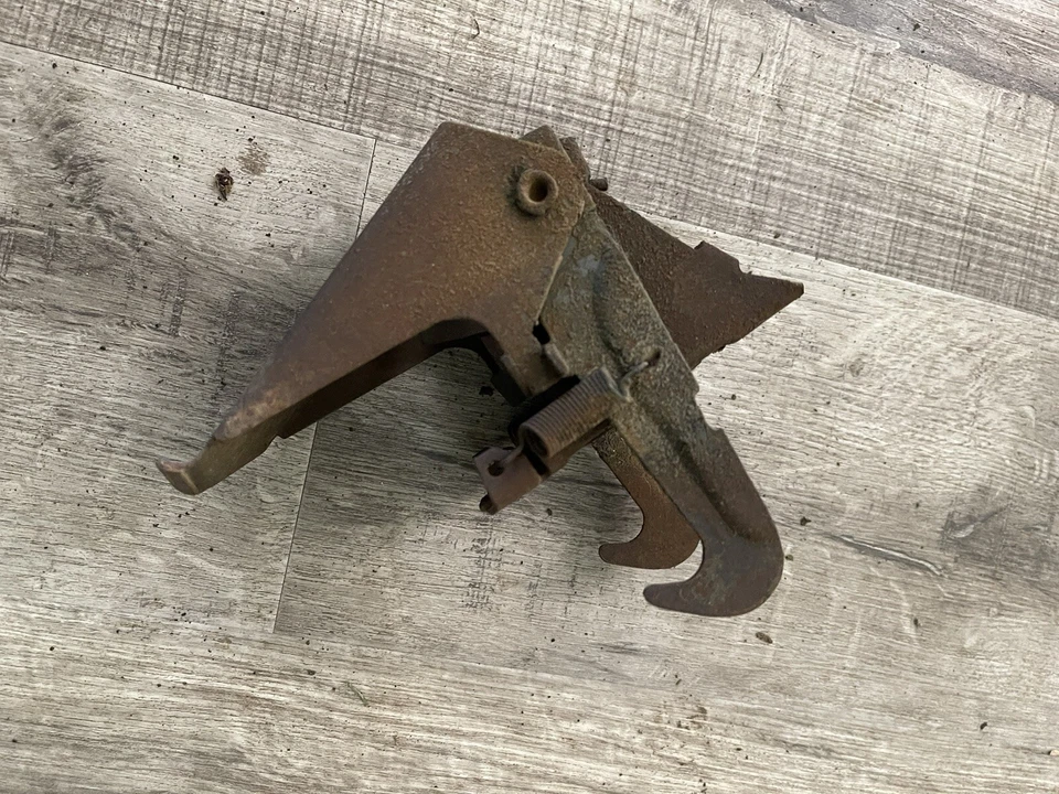 1967 Ford Galaxie 500 защелка капота предохранитель защелка LTD кронштейны кронштейн рычаг - Изображение 4 из 4