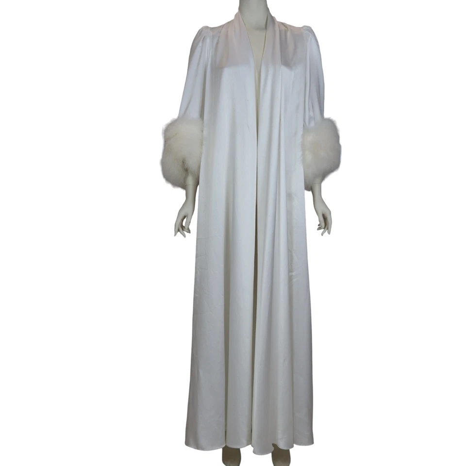 Bata de Colección Lucie Ann Peignoir Imitación Pluma Puño Bolsillo Largo EE. UU. Para Mujer Mediana Foto 2 de 4