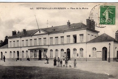 CPA 76 ca. Petit-Quevilly SOTTEVILLE-les-ROUEN Place de la MAIRIE. geschrieben 1913