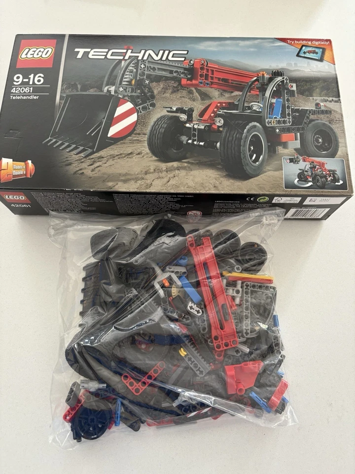 LEGO Technic 42061 Telehandler, photo 2 of 5