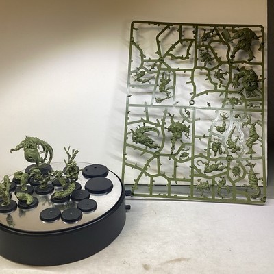 Warhammer 40k Gellerpox Infected Kill Team partially built BD92813