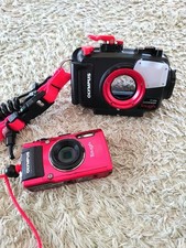 OLYMPUS STYLUS Tough Waterproof Camera PT 056 Set