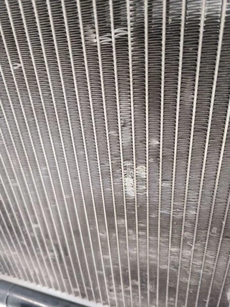 2016 17 2018 VOLKSWAGEN PASSAT AC Condenser R134A 561820411C Foto 2 de 4