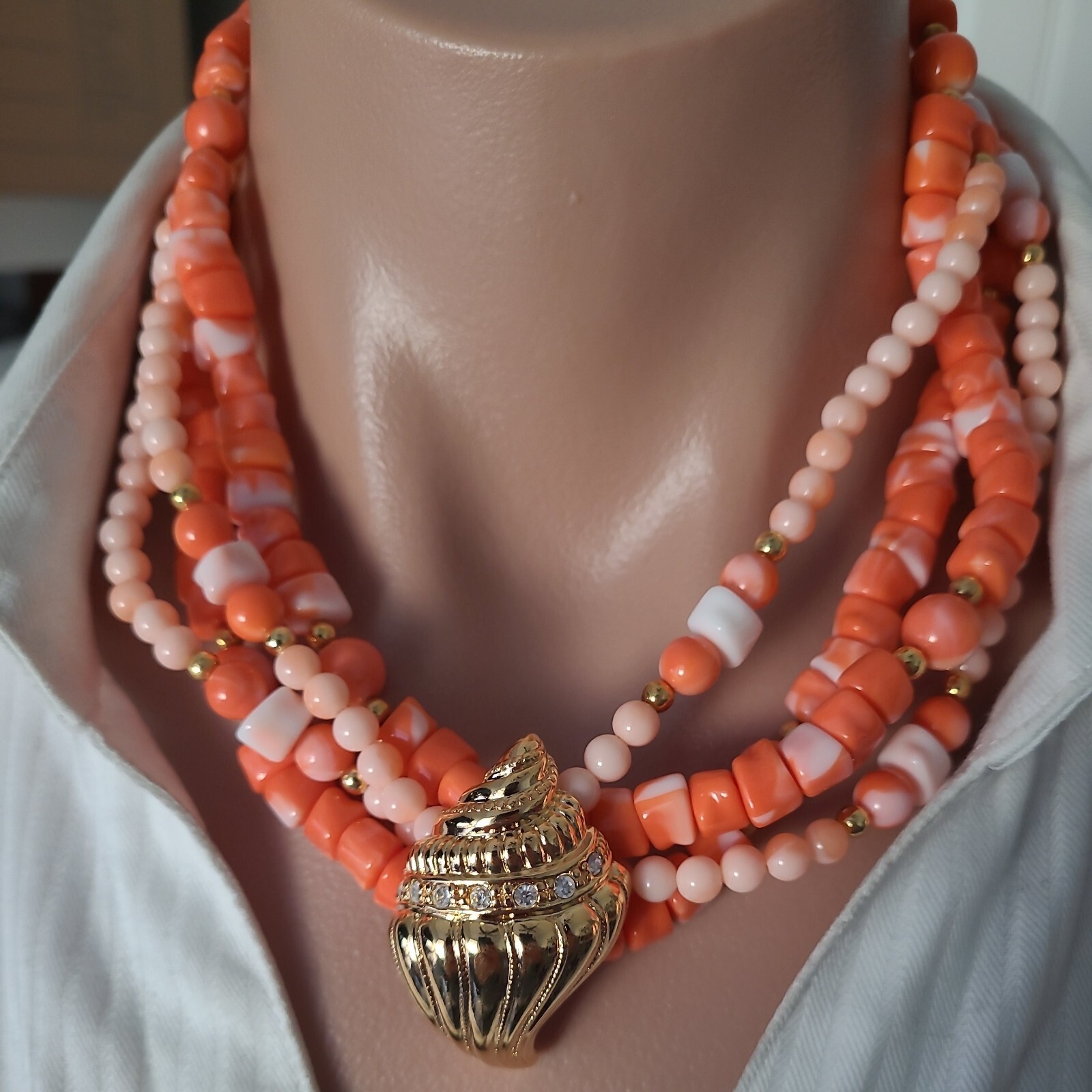 Vintage KJL For Avon Coral Imitation Lucite Seashell Clasp Choker