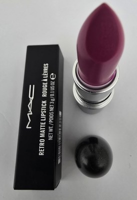MAC Retro Matte Lipstick. Schirm: Flat Out Fabulous. Langanhaltende, matte Oberfläche.