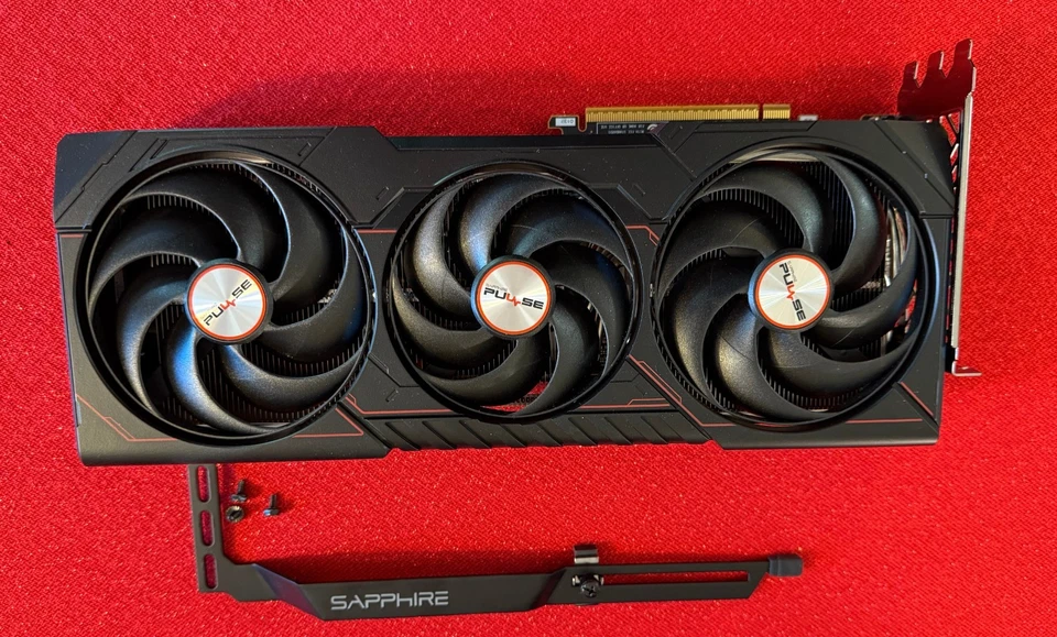 Sapphire  AMD Radeon RX 9070 XT Gaming OC Graphics Card 16GB GDDR6 - Image 2 of 4