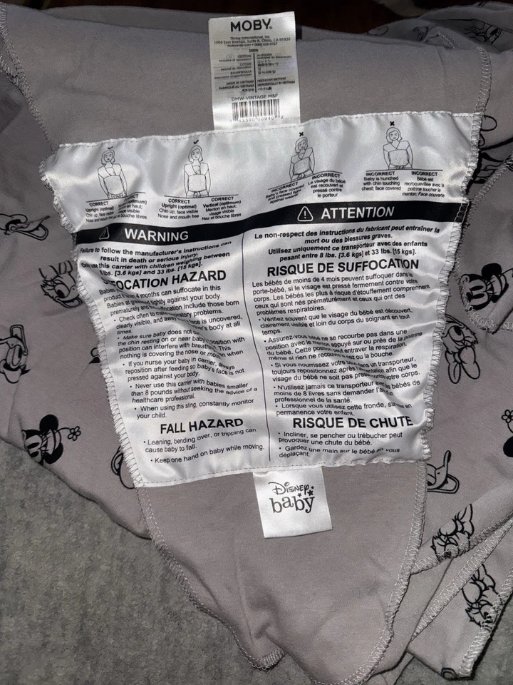 Portabebés Moby Wrap gris Disney Mickey & Friends recién nacido - niño pequeño 8-33 libras Foto 2 de 3