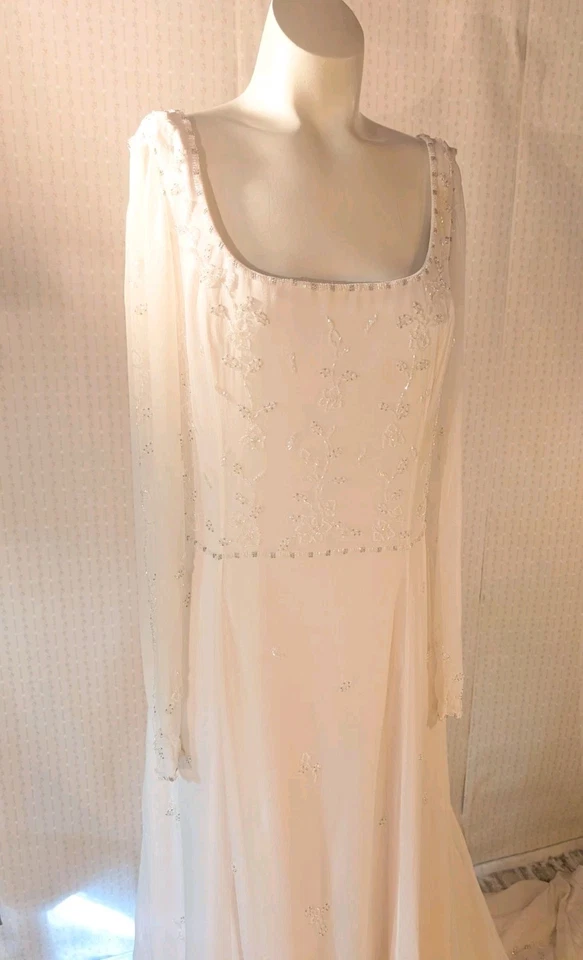 Vintage Pronovias Wedding Gown 14 Beaded with Train Silk Chalet Cottage Core - Image 2 of 4