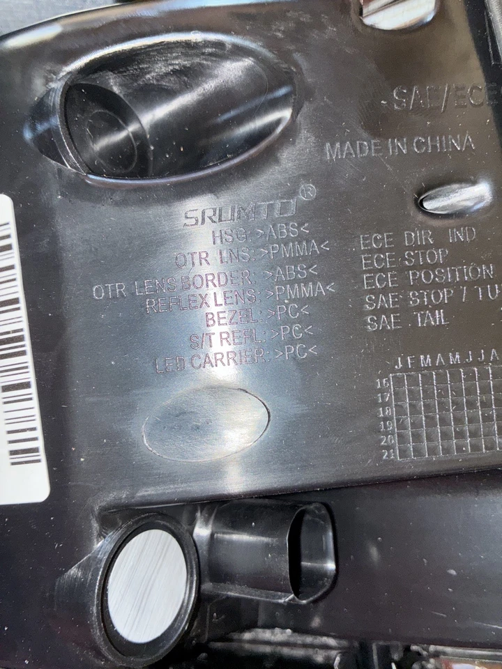 Luz trasera exterior del lado del conductor para Chevy Traverse 2018-2021 (con Redline) no OEM Foto 2 de 4