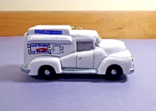 Good Humor Truck CHRISTMAS ORNAMENT (1999) Metal Nostalgia Holiday Home Decor