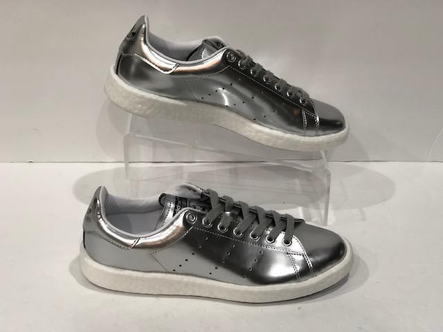 stan smith boost silver