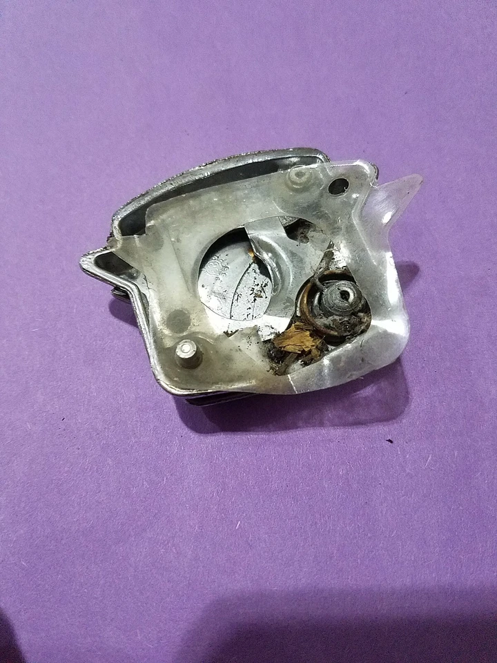 Bn29 1984-1993 Cadillac Fleetwood DeVille Seville Brougham cubierta tapa bloqueo aleta Foto 2 de 4