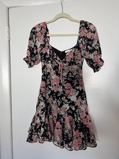 Short fit and flare floral dress, size Small womens
