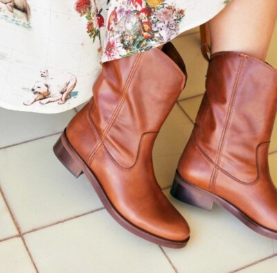 NWOB - Momoni San Antonio Cognac Brown Leather Boots Sz 37 / US 6.5