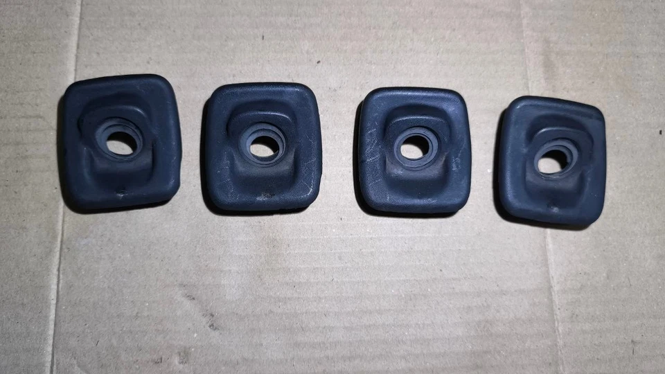 Mercedes-Benz W124 Sedan Rear Left & Right Head Rest Set 2x Black Leather & Trim - Image 2 of 4