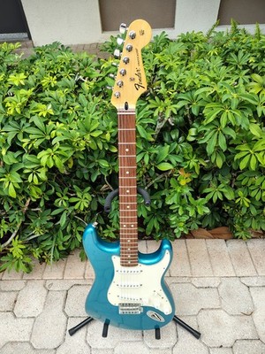 2011 Fender Standard Stratocaster Lake Placid Blue Rosewood