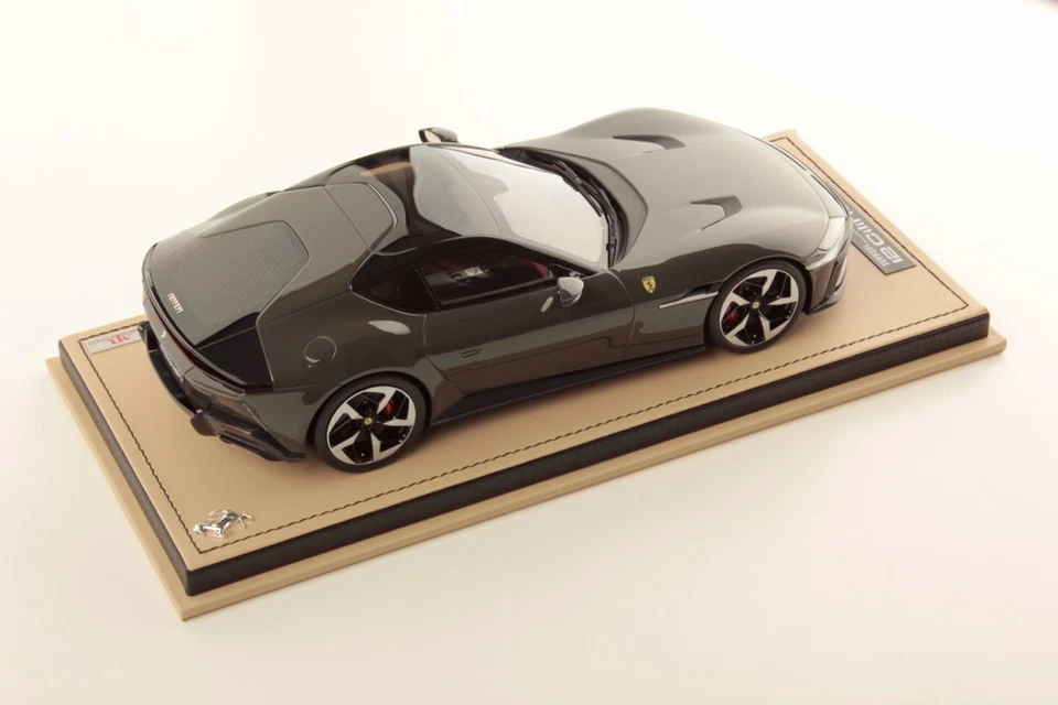 MR Collection Ferrari 12 Cilindri Grigio Scuro 792 1/18. FE043SE2 - Imagen 2 de 4