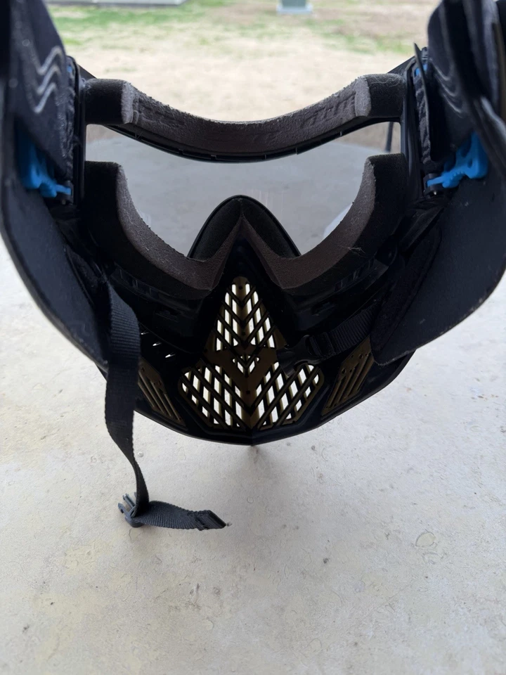 Máscara de paintball Dye I4 con lente de espejo dorado Foto 4 de 4