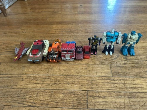 Vintage 1980s G1 Transformers & Gobots Lot-9 Figures (7 Transformers, 2 Gobots).
