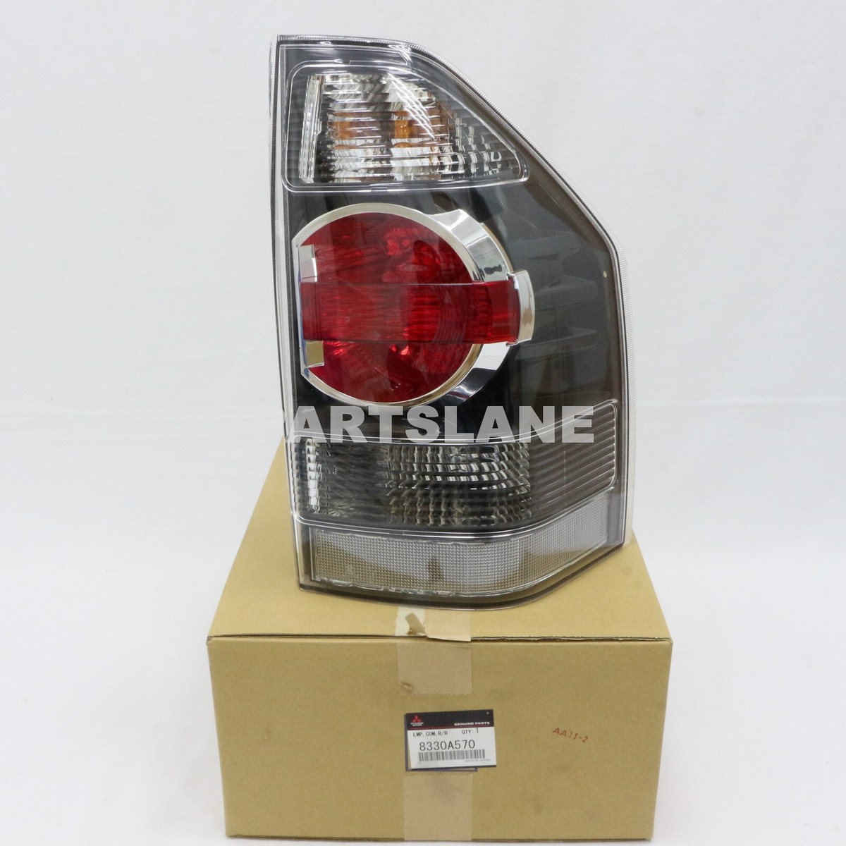 Mitsubishi Montero Pajero OEM Rear Right RH Combination Lamp