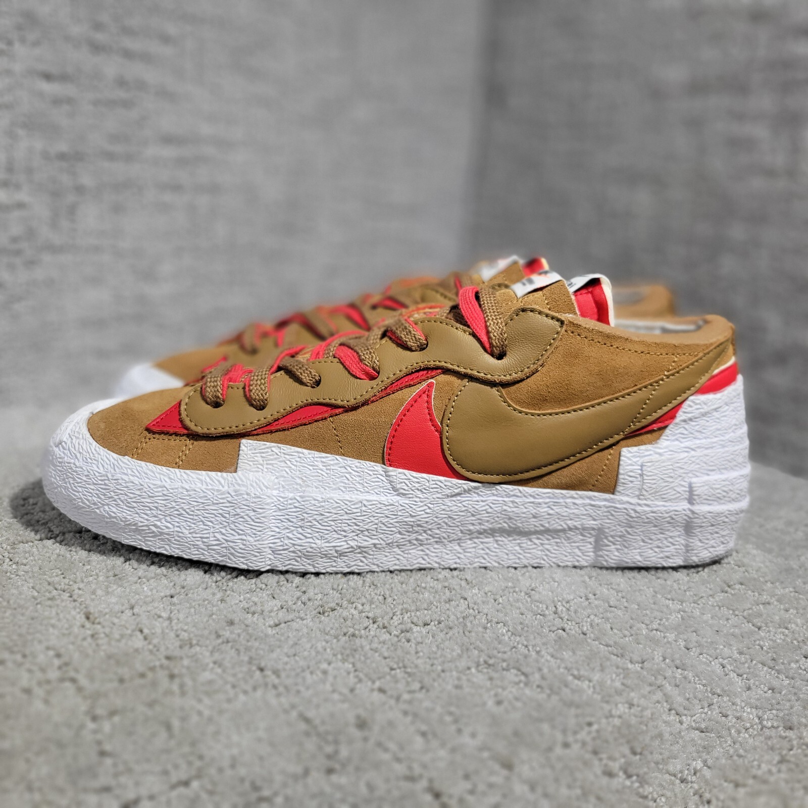 SACAI X NIKE Nike Blazer Low x KAWS x Sacai Uomo Taglie 13 US British Tan Bianco DD1877 200