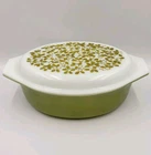 VINTAGE CRYSTAL & GLASS -Pyrex Verde Avocado Green 2.5 Qt Covered Casserole Dish
