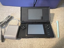Nintendo DS Lite Black USG-001 w/stylus & charger Tested READ